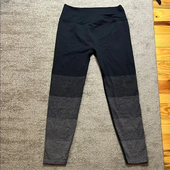 Lululemon Women’s Ebb to Street Tight Shine Legging Size 6 - Picture 2 of 9
